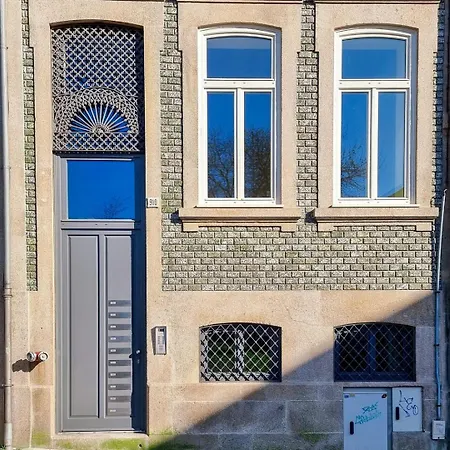 Spacious Flat With Private Terrace And Shared Pool * بورتو