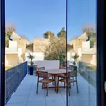 Spacious Flat With Private Terrace And Shared Pool *
