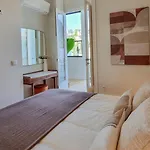 Spacious Flat With Private Terrace And Shared Pool * Oporto