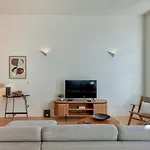 Lägenhet Spacious Flat With Private Terrace And Shared Pool Oporto