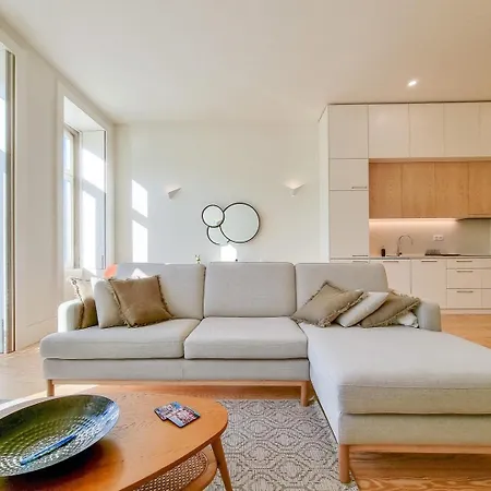 Spacious Flat With Private Terrace And Shared Pool * Porto