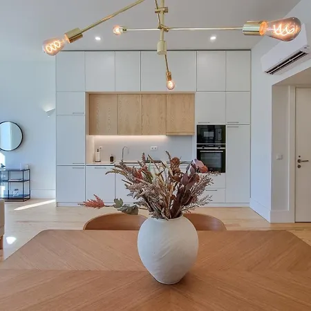 Apartment Spacious Flat With Private Terrace And Shared Pool Porto