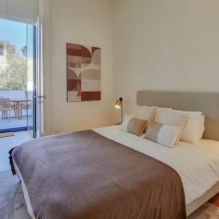 Spacious Flat With Private Terrace And Shared Pool *