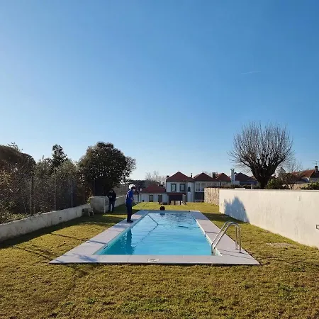 Apartamento Spacious Flat With Private Terrace And Shared Pool Oporto