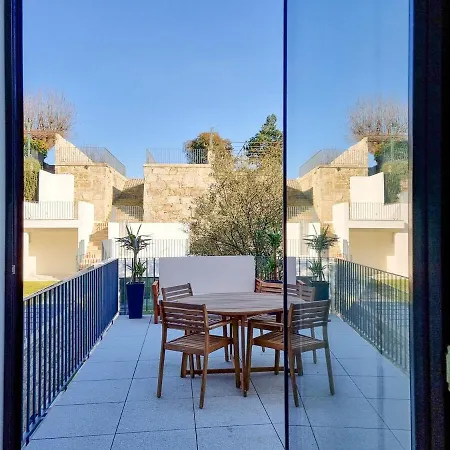 Spacious Flat With Private Terrace And Shared Pool