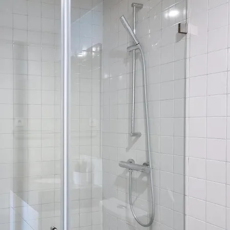 Apartamento Spacious Flat With Private Terrace And Shared Pool Oporto
