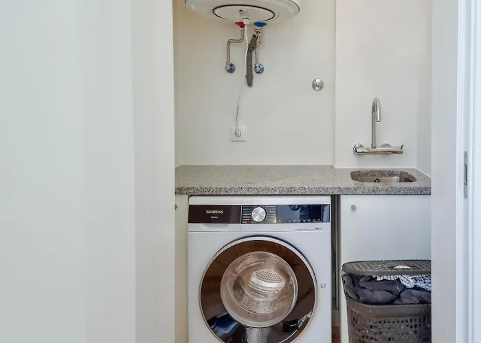 Spacious Flat With Private Terrace And Shared Pool Lägenhet