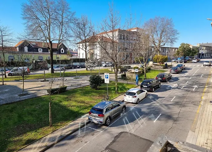 Spacious Flat With Private Terrace And Shared Pool Lägenhet Oporto