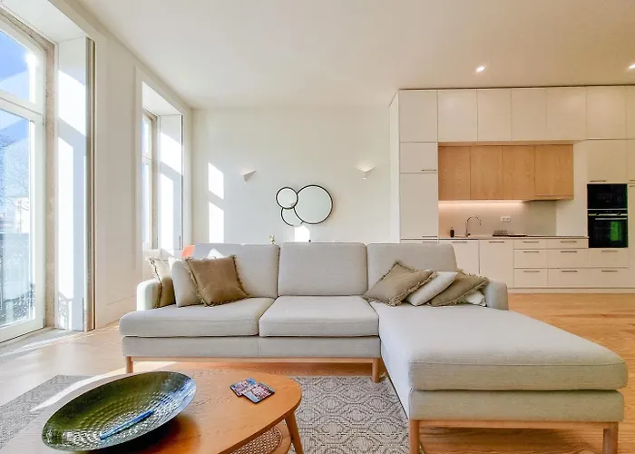 Spacious Flat With Private Terrace And Shared Pool * Porto