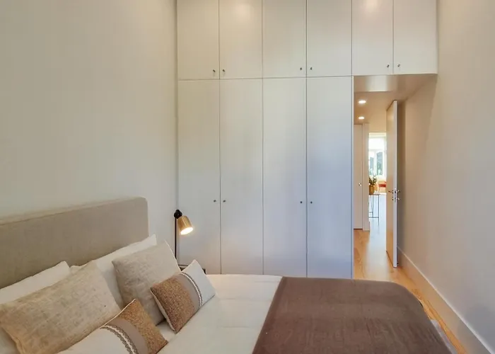 Lägenhet Spacious Flat With Private Terrace And Shared Pool *