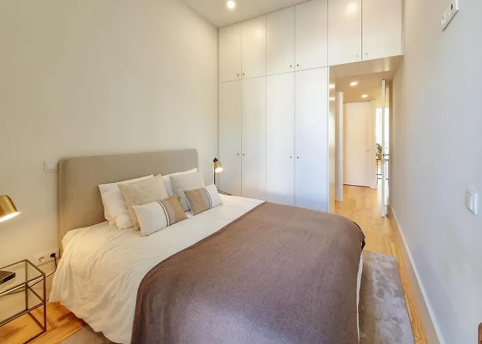 Lägenhet Spacious Flat With Private Terrace And Shared Pool Oporto