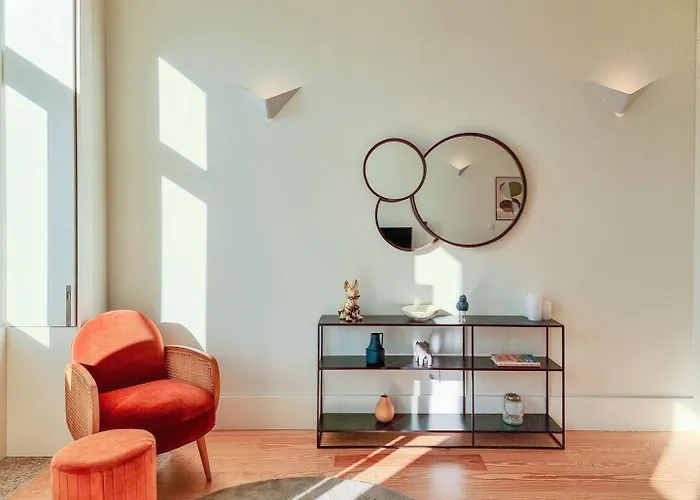 Spacious Flat With Private Terrace And Shared Pool