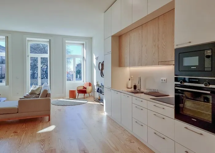 Lejlighed Spacious Flat With Private Terrace And Shared Pool *