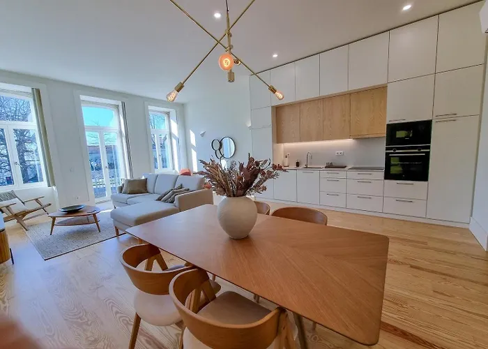 Spacious Flat With Private Terrace And Shared Pool Lägenhet Oporto