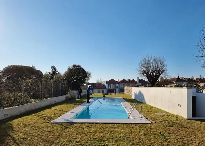 Lägenhet Spacious Flat With Private Terrace And Shared Pool