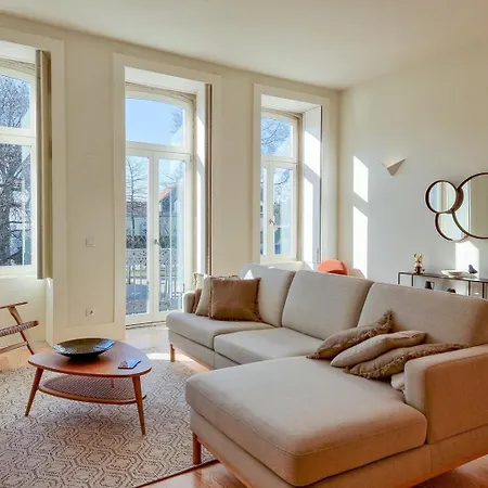 Apartament Spacious Flat With Private Terrace And Shared Pool *