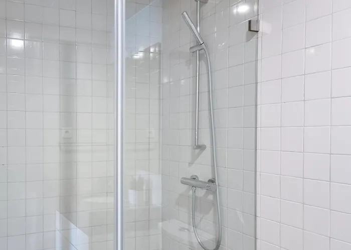 Spacious Flat With Private Terrace And Shared Pool Apartamento Oporto