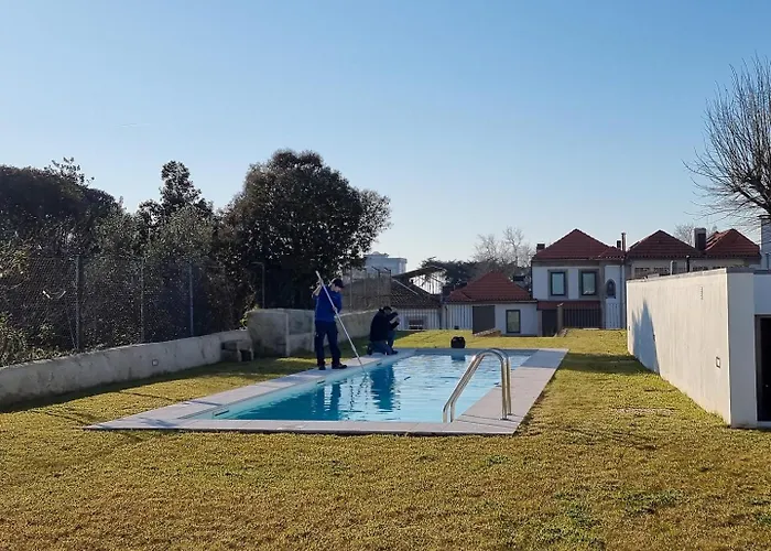 Apartamento Spacious Flat With Private Terrace And Shared Pool Oporto