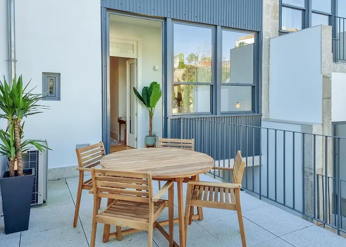 Spacious Flat With Private Terrace And Shared Pool *