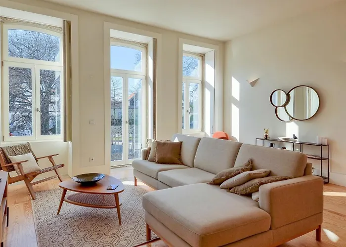 דירה Spacious Flat With Private Terrace And Shared Pool *