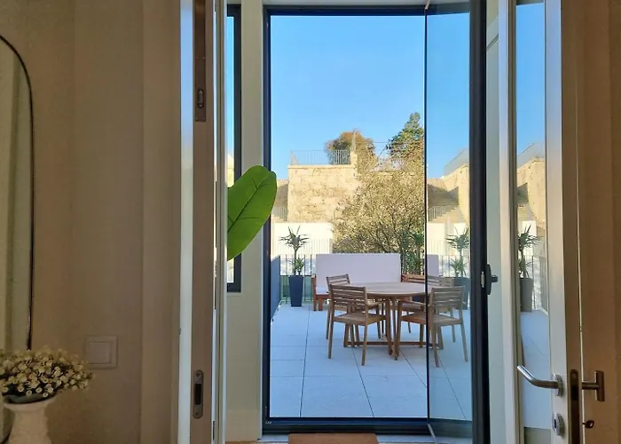 Spacious Flat With Private Terrace And Shared Pool * פורטו